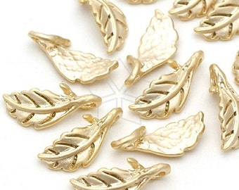 PD-020-MG / 8 stuks - Mini Leaf Charm, Feather Hanger, Mat Verguld over Messing / 5mm x 12mm