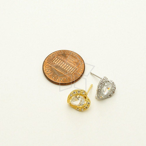 SI-636-GD / 2 Pcs - Jewel Heart CZ Stud Earrings, Gold