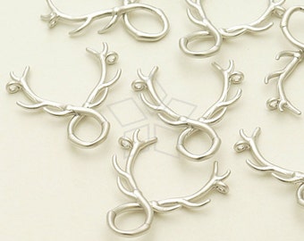 PD-1018-MS / 2 Pcs - Tiny Antlers, Deer Antlers Sideways Pendant, Matte Silver Plated over Brass / 17mm x 18mm