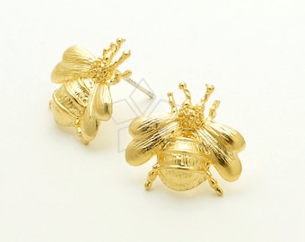 SI-777-MG / 2 Pcs - Bumblebee Stud Earrings, Bee Earrings, Matte Gold Plated over Brass / 17 x 17mm