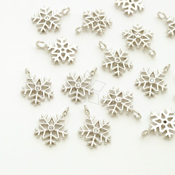 PD-3091-OP / 2 Pcs - Cubiz Zirconia Set Snow Flower Charms