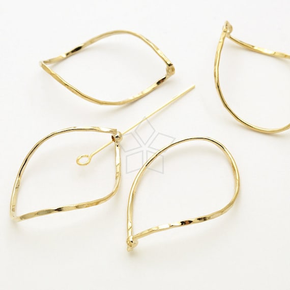 AC-034-GD / 4 Pcs - Thin Hammered Wire Drop Pendant, Line Drop Connector, Tear Drop Link, Gold Plated over Brass / 15mm x 28mm