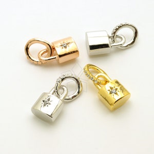 PD-3191-OP / 1 pieza - Dijes de candado de estrella cúbica con enganche, colgante de llave miniatura con cielo nocturno de circonita cúbica, ¡a elegir color! / 7,6 mm x 11,8 mm
