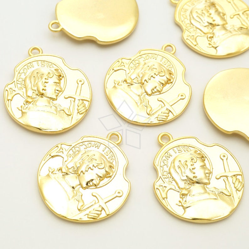 PD-3043-MG 2 Pcs Matte Gold Plated over Brass 22mm Classic Middle Ages Knighthood Medal Coin Charms Knight Coin Pendant