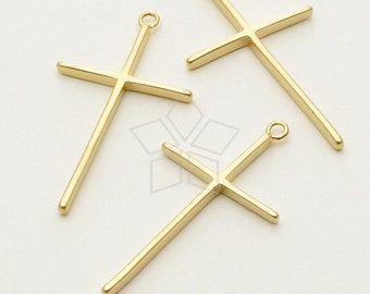 PD-697-MG / 2-delig: hanger met smal kruis, slanke kruisbedel, mat verguld op messing / 16 mm x 29 mm