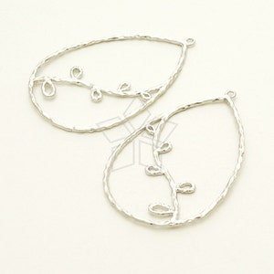 PD-849-MS / 2 piezas - Colgante de gota de ramitas y hojas, amuleto de lágrima de rama, plateado mate sobre latón / 29 mm x 43 mm