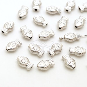 ME-270-MS / 2 Pcs - Fish Bead Centerpiece, Fish Charm, Fish Metal Spacer Beads, Matte Silver Plated over Brass / 7.5mm x 5mm