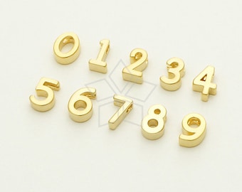 IN-162-MG / 2 pezzi - Ciondolo numerico minuscolo, numero da 0 a 9 da zero a nove, placcato in oro opaco su ottone, scegli il numero / 5x7 mm