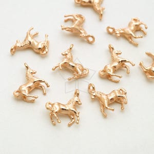 Gold Plated Findings 13x19mm 24k Shiny Gold Plated Unicorn Charm Animal Charms Gold Plated Pendant Horse Charm Pony Pendant Gold Plated Findings 13x19mm 24k Shiny Gold Plated Unicorn Charm Animal Charms Gold Plated Pendant Horse Charm Pony Pendant