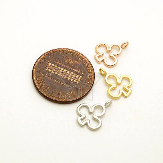PD-2345-MG / 4 Pcs - Dainty Open Clover Charms, Outlined Clover