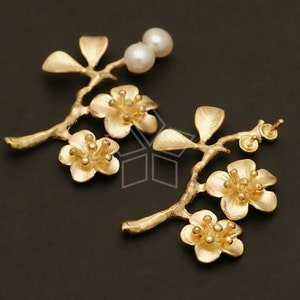 AC-125-MG / 1 個 - 桜の金具、花のブローチペンダント、真鍮にマットゴールドメッキ / 21 mm x 30 mm