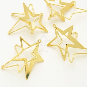 PD-3190-GD / 2 Pcs - Double Star Pendant, Flat & Thin Dangling Two Star Charm Penadnt, Gold Plated over Brass / 25mm x 37mm