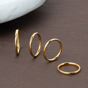 SG148 / 1 pieza - Anillo de acero inoxidable pulido brillante, banda chapada en oro de cúpula de 2 mm. Plain Comfort Fit Classic Plain Band Anillos Tamaños 5-9