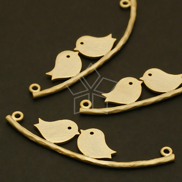 XD-105-MG / 2 Pcs - Sideways Two Birds Pendant, Two Loops Twin Couple Birds Charm for Necklace, Matte Gold Plated over Brass / 47x11mm