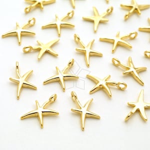 PD-2951-GD / 2 Pcs - Mini Sea Star Charms, Tiny Smooth Starfish Pendant, Ocean Marine Charms, Gold Plated over Brass / 6.8mm x 9mm