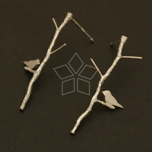 SI-455-MS / 2 Pcs - Boucles d’oreilles arbre et oiseau, thin sprig twig long stick ear posts, matte silver plaqué, 925 Sterling Silver Post / 30mm
