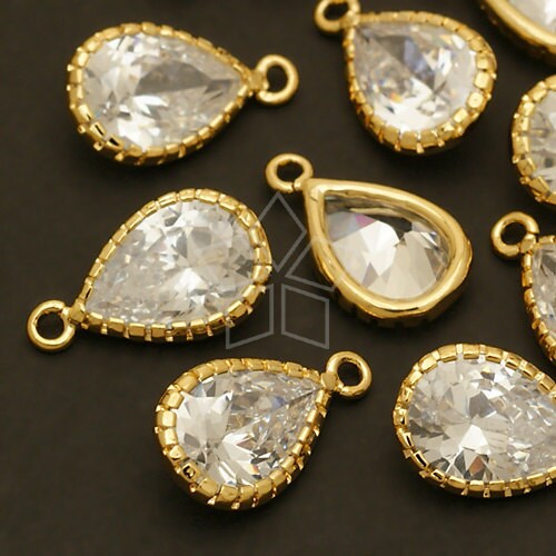 ZC-124-GD / 2 Pcs - Vintage Cubic Zirconia Pear Drop (S-size), with 1…
