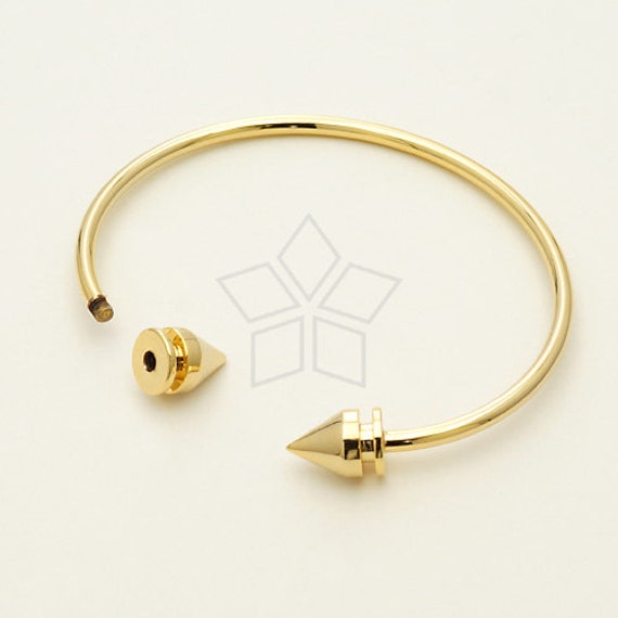 Gold spike hotsell cuff bracelet