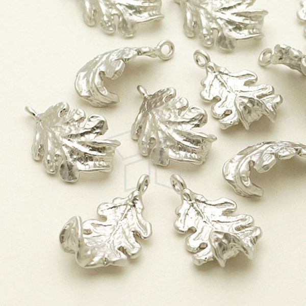 PD-1043-MS / 2 Pcs - Oak Tree Leaf Charm Pendant, Matte Silver Plated over Brass / 10mm x 17mm