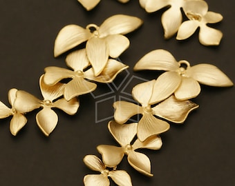 AC-401-MG / 2 Pcs - Quadruple Pendentif Orchidée Sauvage, Plaqué Or Mat sur Laiton / 21mm x 41mm