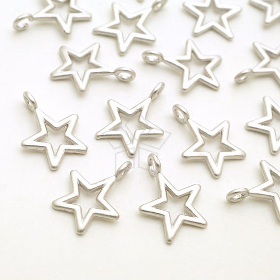 METAL STAR CHARM MATTE GOLD METAL STAR CHARM MATTE GOLD