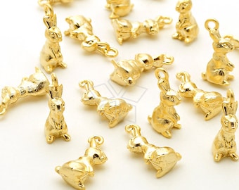 PD-1965-MG / 2 piezas - Dijes de conejo diminutos, dijes de conejo en miniatura, colgante de animal 3D, chapado en oro mate sobre latón / 6,6 mm x 14 mm