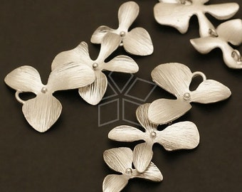 AC-252-MS // 2 Pcs - Dangling Triple Flowers Connector, Cascading Flowers Pendant, Matte Silver Plated over Brass / 16x34mm