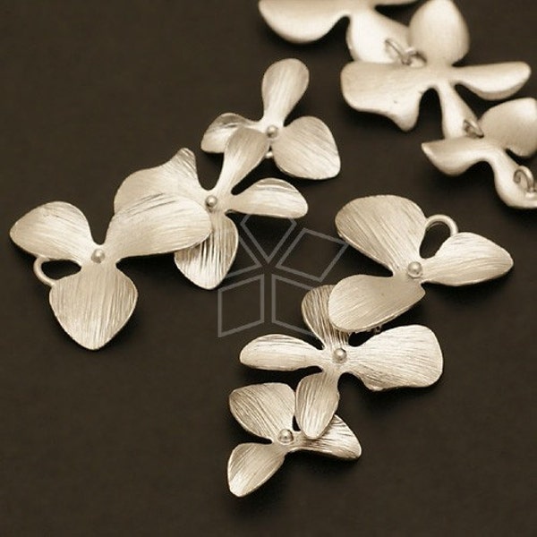 AC-252-MS // 2 Pcs - Dangling Triple Flowers Connector, Cascading Flowers Pendant, Matte Silver Plated over Brass / 16x34mm