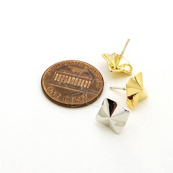 SI-810-OR / 2 Pcs - Origami Diamond Stud Earrings, Square