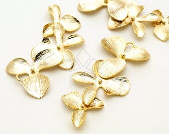 AC-621-GD / 2 Pcs - Dangling Triple Flowers Pendant, Orchid Flower Link Connector, Gold Plated over Brass / 16mm x 34mm