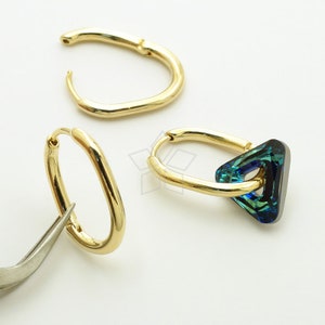 EA-319-GD / 2 Pcs - 2 mm Thick Clicker Oval Ring Hoop Earrings, Plain Round Ear Hoops, Gold Plated over Brass / 11 guage, 20mm