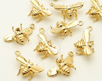 PD-1011-GD / 2 Pcs - Tiny Honey Bee Charm Pendant, Insect Bug Charm, Gold Plated over Brass / 11mm x 16mm