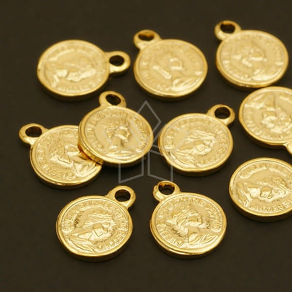 PD-322-GD / 2 Pcs - Queen Elizabeth Pendant, Coin Charm for Necklace Bracelet Making, Gold Plated over Brass / 8mm