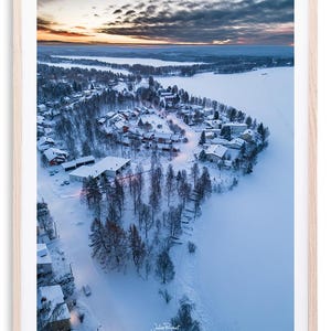 Vista aérea da Lapônia - Enseada nevada | Impressão fotográfica
