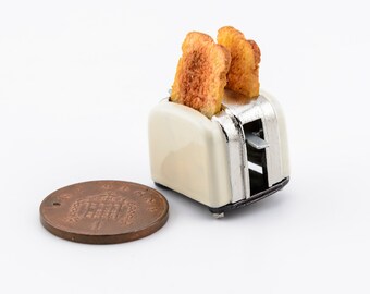 1/12 scale dollhouse toast in a toaster cream