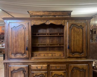 Vintage French Provincial Hutch