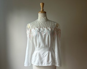 Vintage Gunne Sax Style Embroidered Top - white prairie blouse - back button - nipped waist - S M