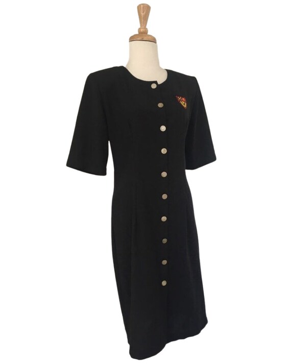 Vintage 80s Preppy Dress - black shift - crest - … - image 6