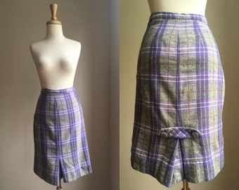 Vintage Plaid Wool Skirt - knee length - preppy - a line - women's work wear - 24 waist - XS - Small