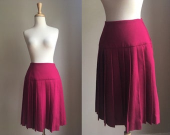 Vintage Pleated Wool Skirt - above the knee - magenta - high waist - academia - Medium