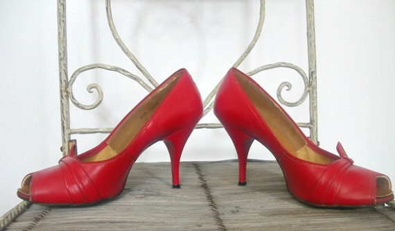 50s Pumps - peep toe shoes - red high heels - sti… - image 4