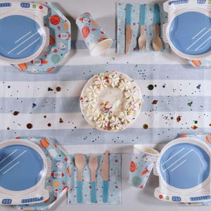 Astronaut Party Plates (8 Pack): Space Birthday Party Decor