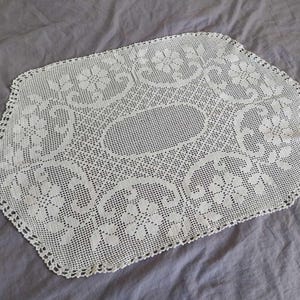 Vintage Handmade Tablecloth, hand crocheted Tablecloth, white, made of cotton yarn