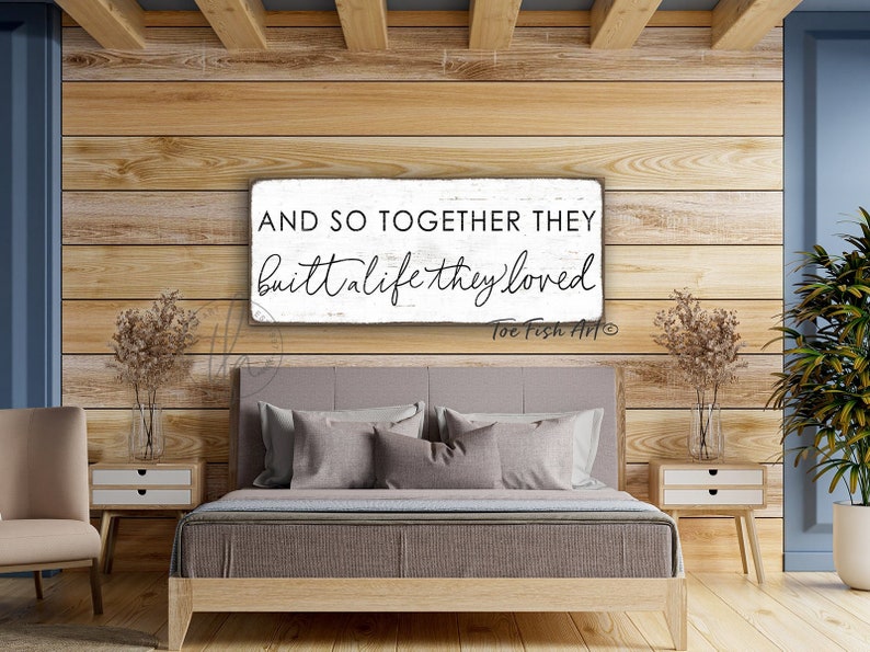 Cartello In Legno Rustico Con Scritta 'And So Together They Built A Life They Loved' – Decorazione Da Parete Fatta A Mano 30x30 Cm (cornice Inclusa)