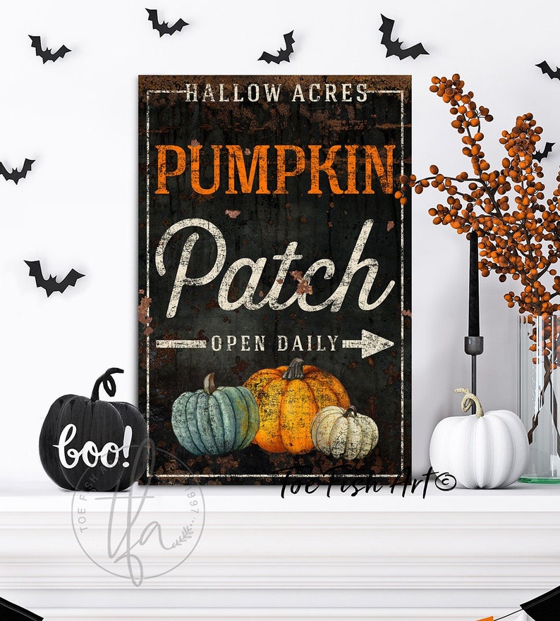 Pumpkin Patch family name sign, personalized rustic farmhouse canvas print, vintage fall wall art with farm fresh pumpkins for autumn or Thanksgiving décor.