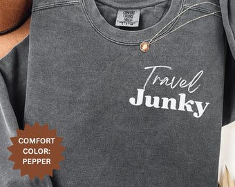Sudadera Travel Junky: Cuello redondo acogedor con colores cómodos