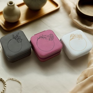 Personalized Jewelry Box with Name, Custom Bridesmaid Jewelry Box, Wedding Bridal Party Jewelry Box, Vintage Leather Jewelry Case Gifts