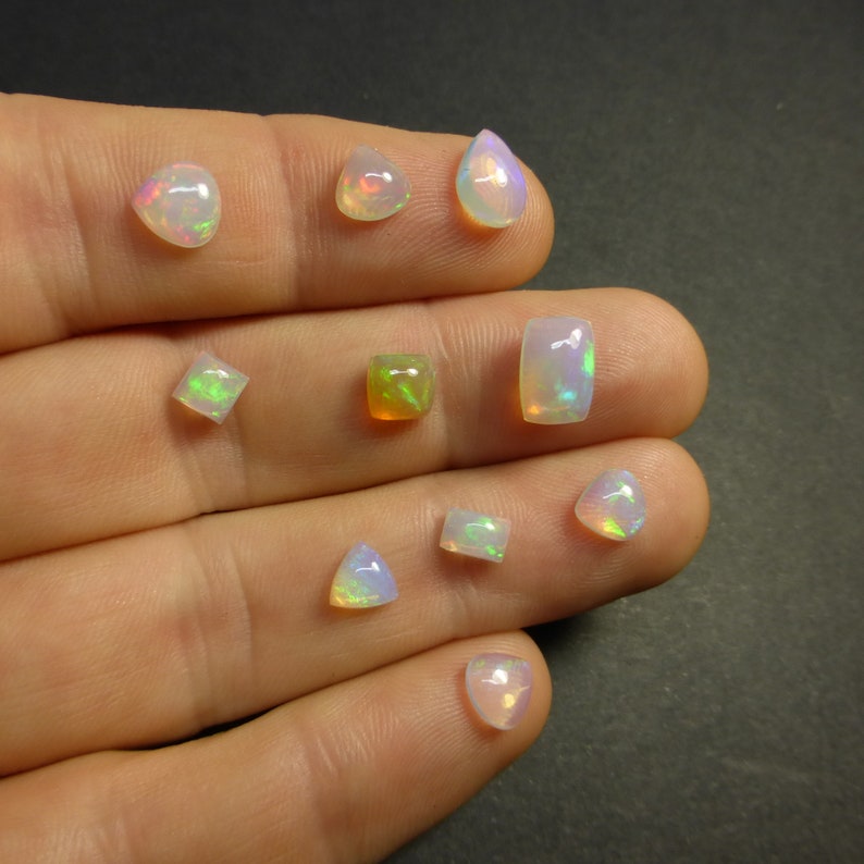 10 x Solid crystal Ethiopian Opal Cabochons Opal FG86 Supplies - Natural VIDEO: Jewellers Pack 5-10mm x 2-4mm