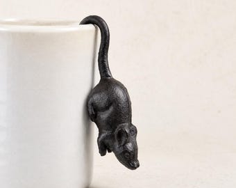 Cast Iron Mouse Pot Hanger | Rustic Plant Pot Buddy | Garden Ornament | Mouse Shelf Decoration | Gift for Gardeners