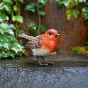 Resin Robin Bird Ornament • Garden & Home Décor image 2